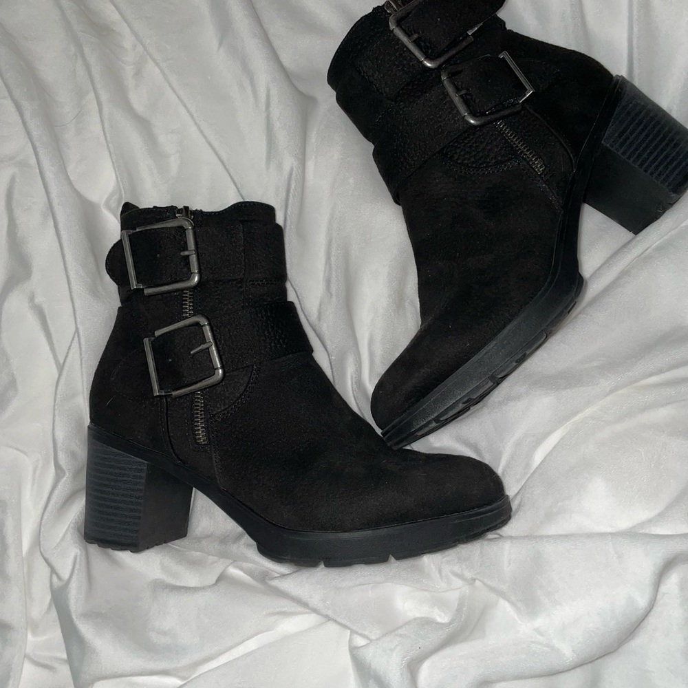 Black sonoma boots